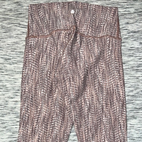 Lululemon Wunder Under pink rare - Picture 3 of 6